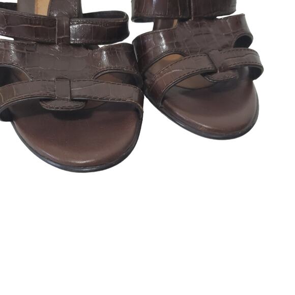 Sofft | Strappy Crocodile Texture Leather Ankle Strap Heels - Picture 5 of 11